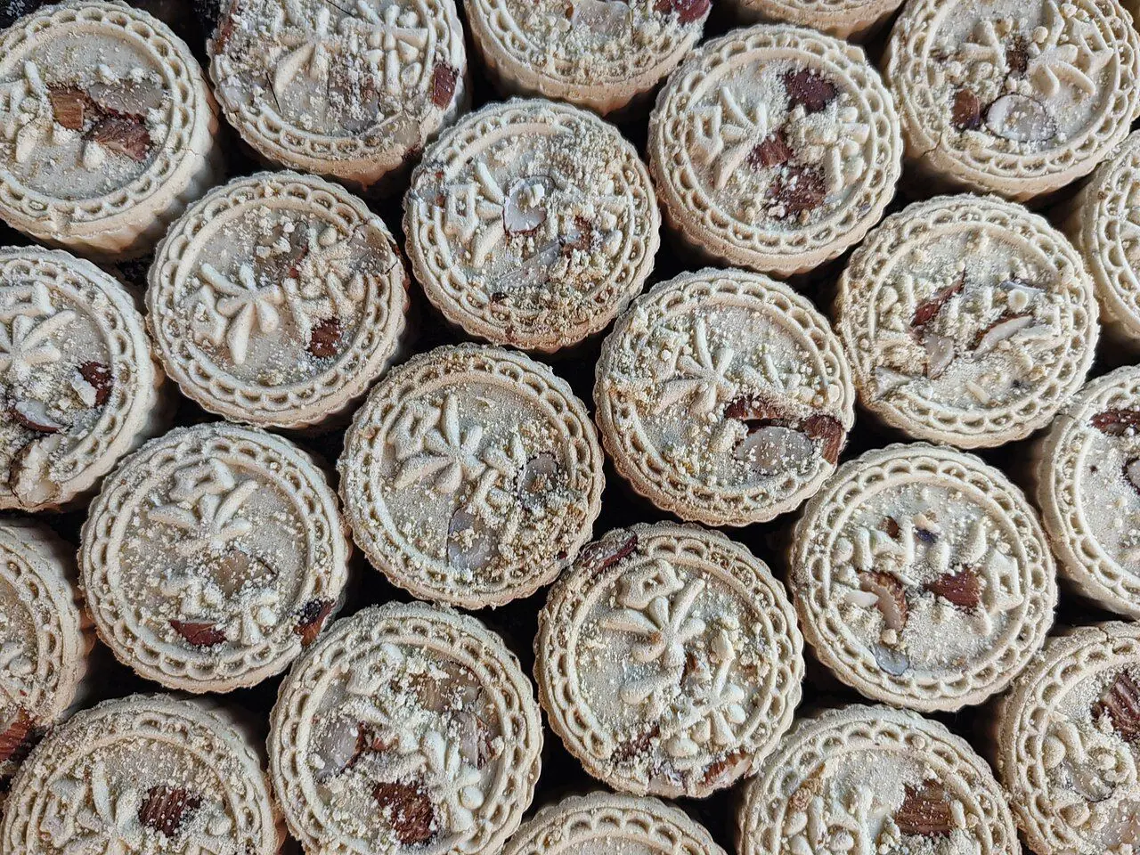 Almond biscuits at Pastelaria St. Paulo, 15 Rua de S. Paulo