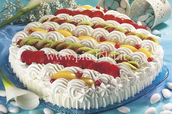Torta panna e frutta