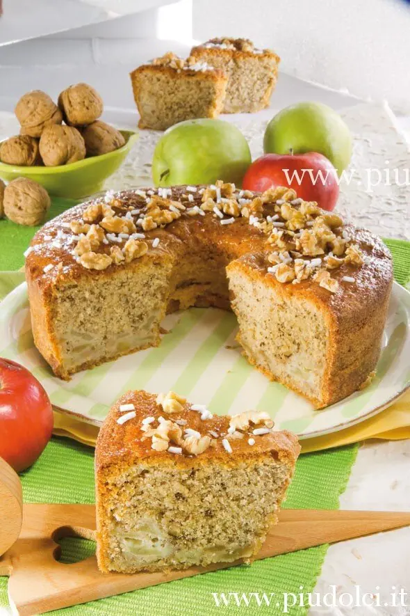 Ciambellone di mele e noci