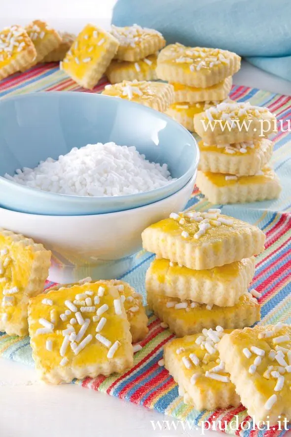 Biscottini con granella di zucchero