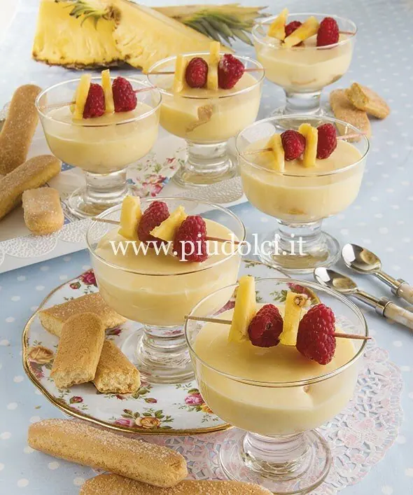 Crema chantilly con ananas e maraschino