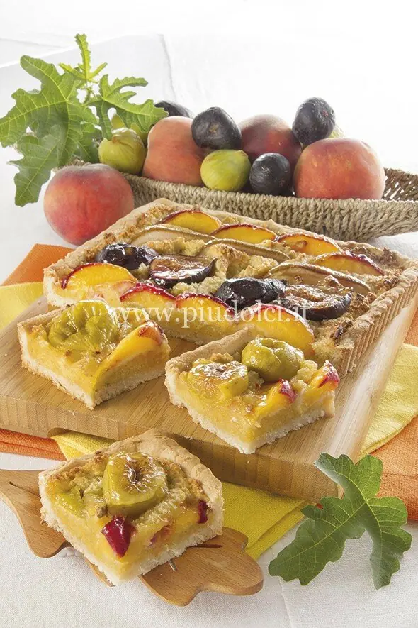Crostata con fichi, frutta e mandorle – Frolla senza uova